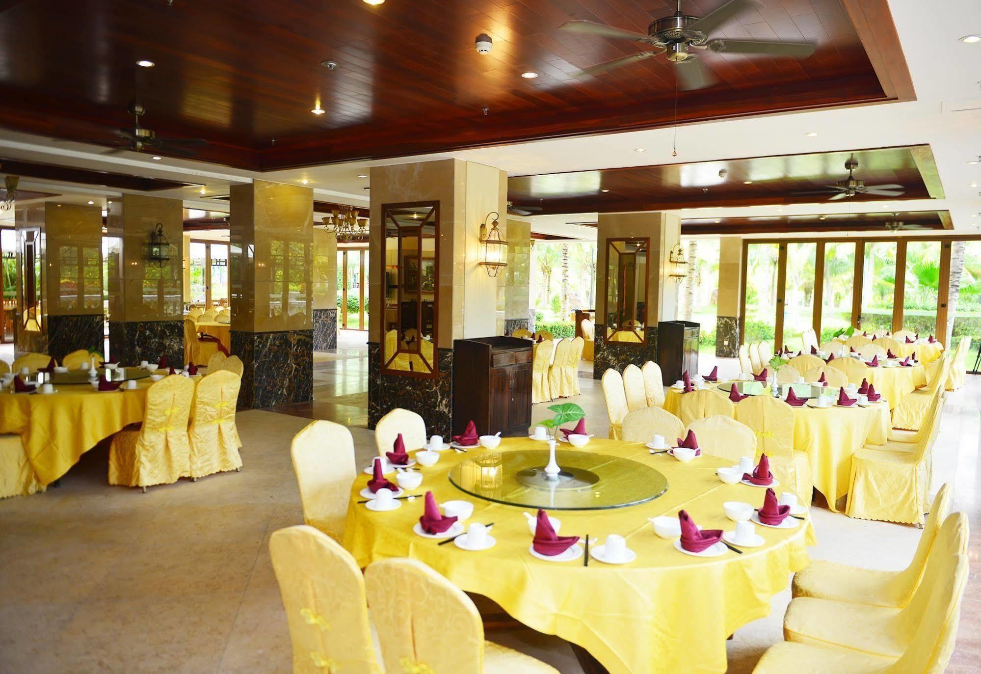 Xinglong Old Banyan Hotel - Wanning Exterior photo